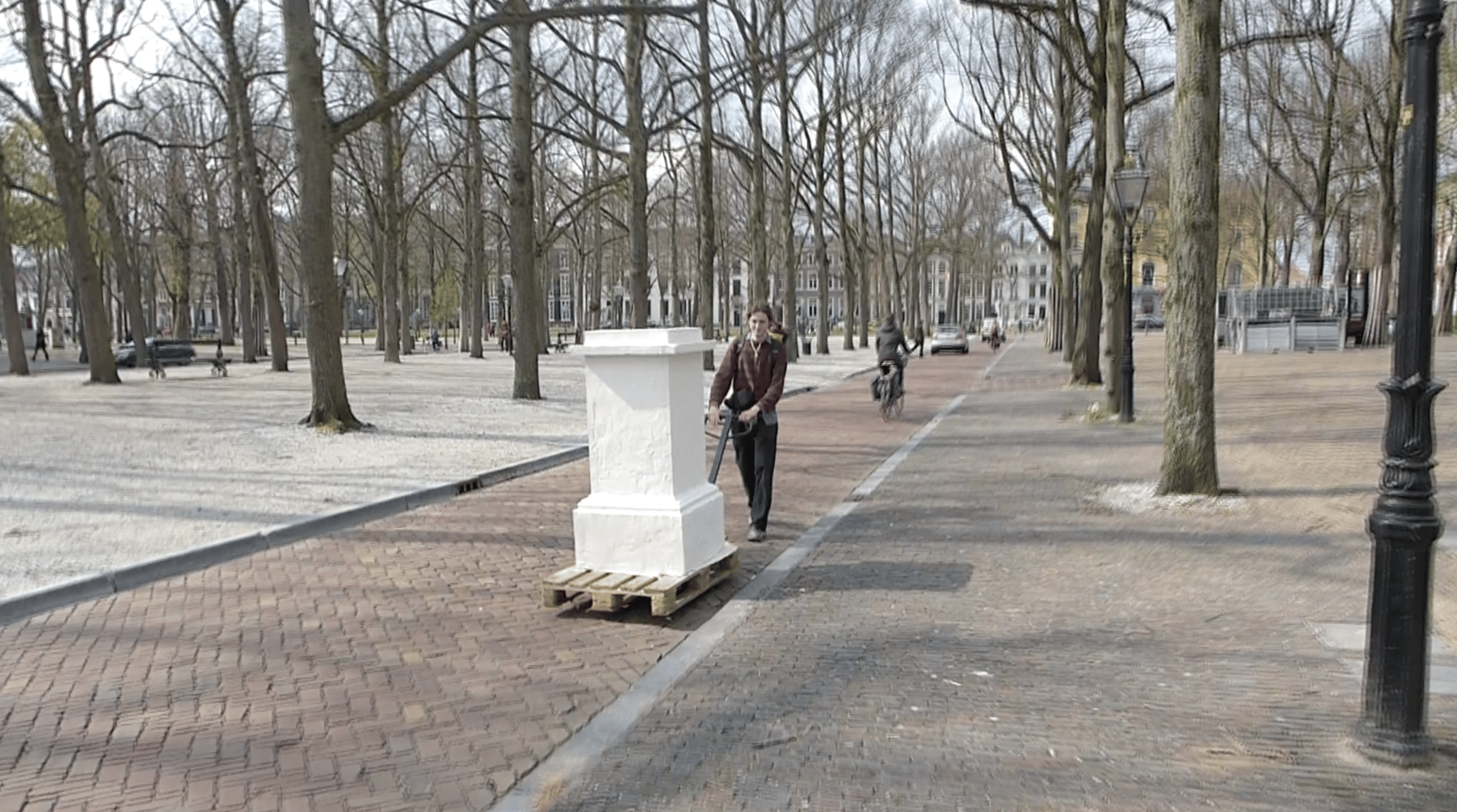 photo of the transportation of the fountain sculpture